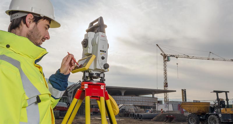 rilievi e pichettamenti con stazione totale
